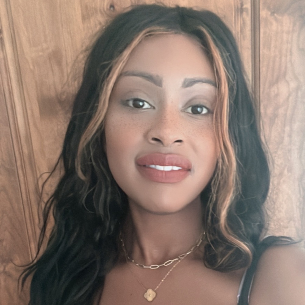 Meet your Posher, Kayla